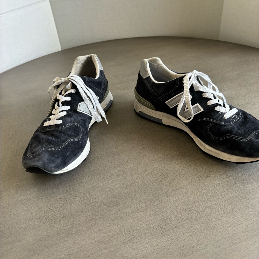 Mens New Balance in navy suede size 12